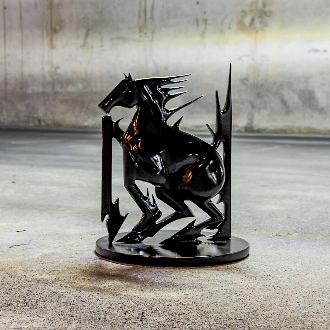 El Moro, black horse sculpture by Daniel Dominguez